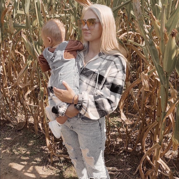 Meet your Posher, Madison - Picture 2 of 8